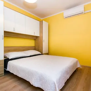  Apartment Jezevac Kroatien